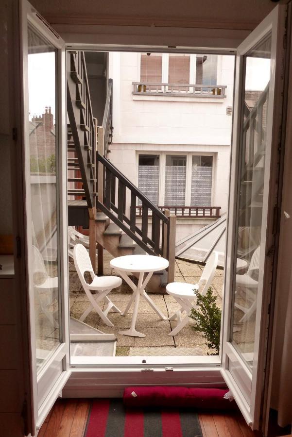 Agreable Appartement Dans Le Vieux Trouville Bagian luar foto
