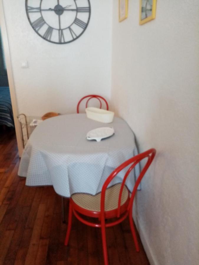 Agreable Appartement Dans Le Vieux Trouville Bagian luar foto